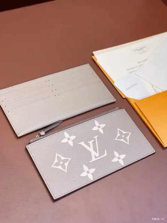 VUITTON POCHETTE LOUIS FÉLICIE 0707